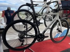 BERRIA Belador 6.1 Vélo De Route Carbone Black Ebony/White Snow 2023 12 BERRIA Belador 6.1 Vélo De Route Carbone Black Ebony/White Snow 2023 -Garmin Magasin berria belador 61 velo de route carbone black ebonywhite snow 2023 2