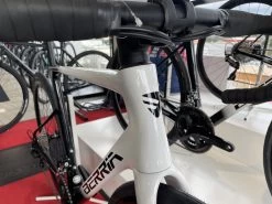 BERRIA Belador 6.1 Vélo De Route Carbone Black Ebony/White Snow 2023 13 BERRIA Belador 6.1 Vélo De Route Carbone Black Ebony/White Snow 2023 -Garmin Magasin berria belador 61 velo de route carbone black ebonywhite snow 2023 3