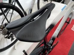 BERRIA Belador 6.1 Vélo De Route Carbone Black Ebony/White Snow 2023 14 BERRIA Belador 6.1 Vélo De Route Carbone Black Ebony/White Snow 2023 -Garmin Magasin berria belador 61 velo de route carbone black ebonywhite snow 2023 4