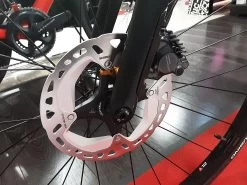 BMC Roadmachine Three Ultegra Di2 Disc 12v Vélo De Route 2022 21 BMC Roadmachine Three Ultegra Di2 Disc 12v Vélo De Route 2022 -Garmin Magasin bmc roadmachine three ultegra di2 disc 12v velo de route 2022 6