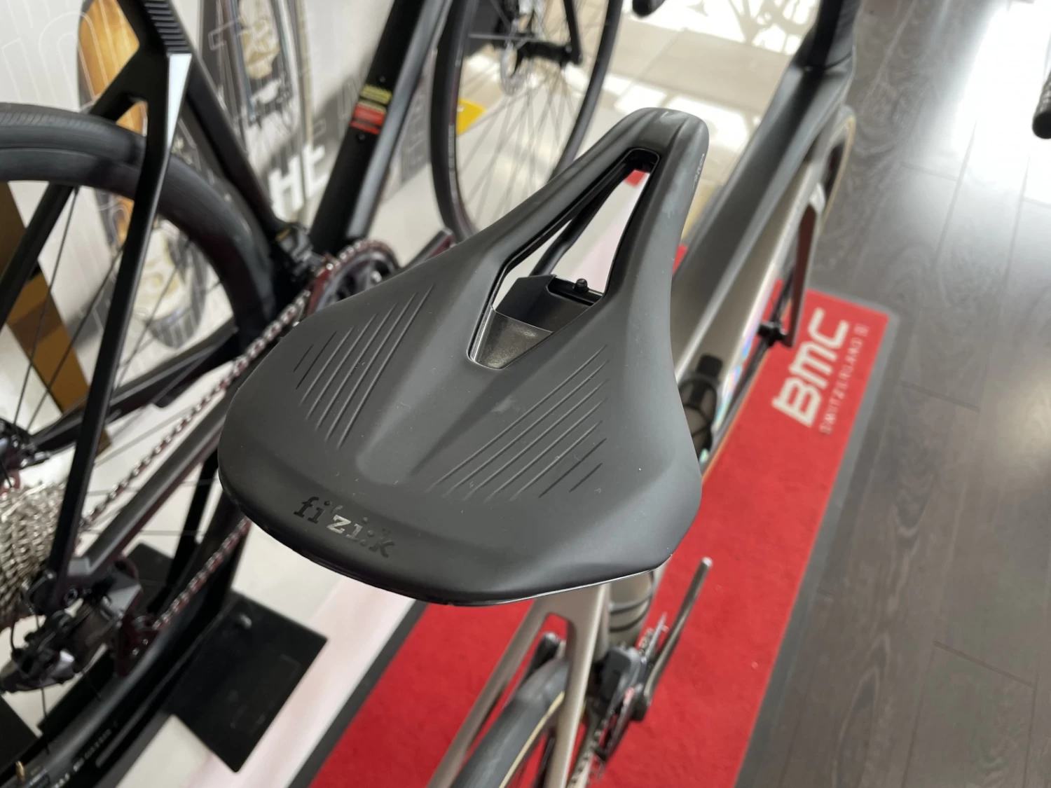 BMC Teammachine SLR01 Four Force AXS Vélo De Course 2023 10 BMC Teammachine SLR01 Four Force AXS Vélo De Course 2023 – Image 8